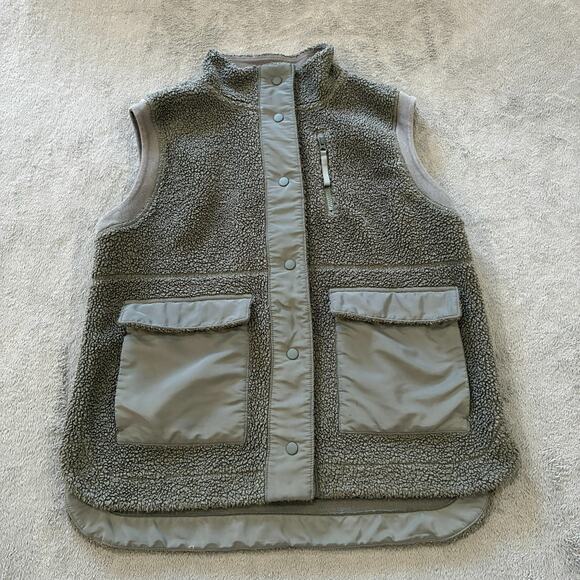 FLX Grey Sherpa Fleece Snap Button Faux Fur Vest Outdoor Hiking Men’s Size M - Picture 1 of 9